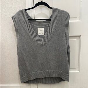 Abercrombie & Fitch Gray Sweater Vest